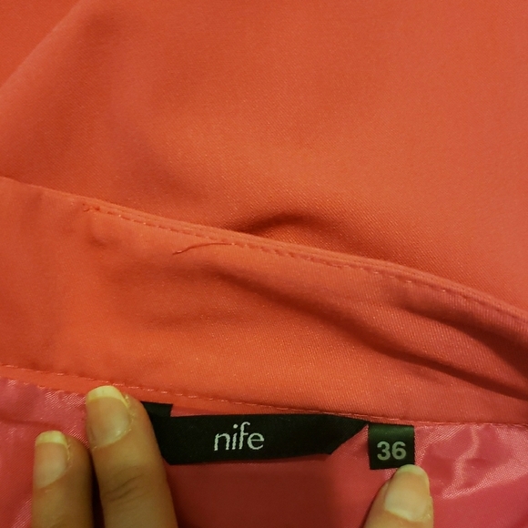 Elegant Pink Women's Skirt w/Pockets - Picture 4 of 4